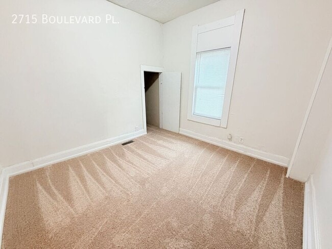 Building Photo - 2715 Boulevard Pl