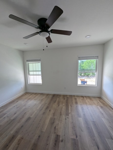 Building Photo - 2105 Vista Encino