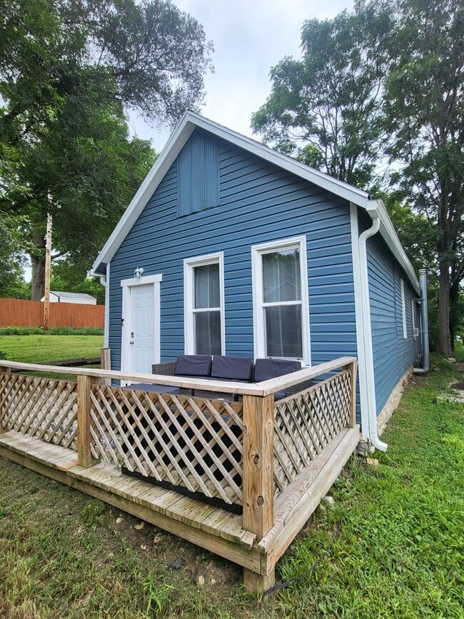 Primary Photo - 813 Kickapoo St