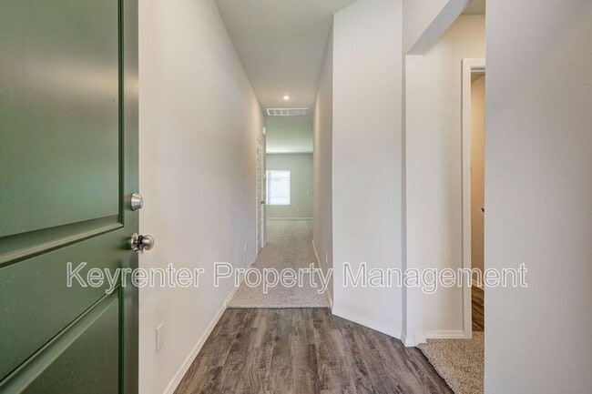 Building Photo - 504 Old Hickory Ln