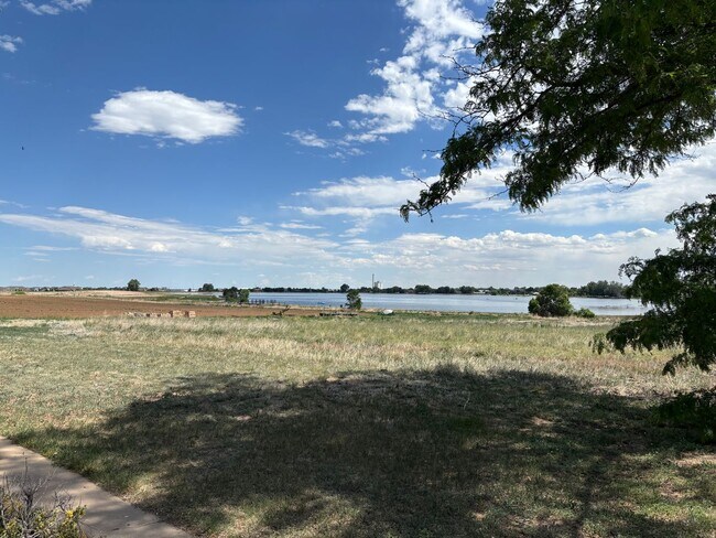 Building Photo - One of a kind ranch home with lake mountain views!