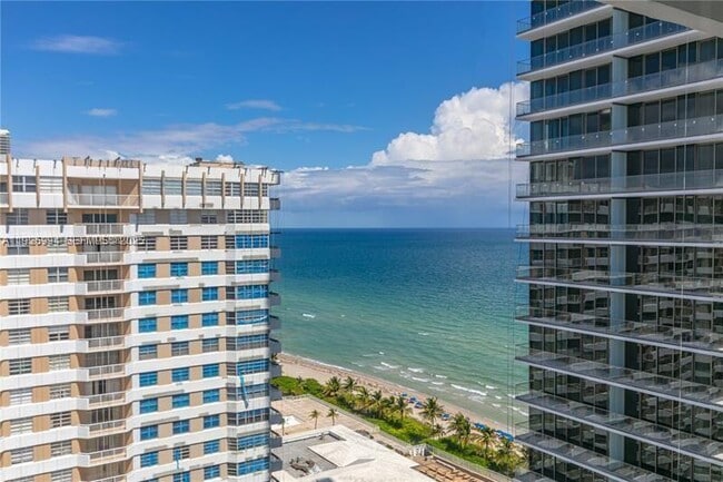 Building Photo - 2030 S Ocean Dr