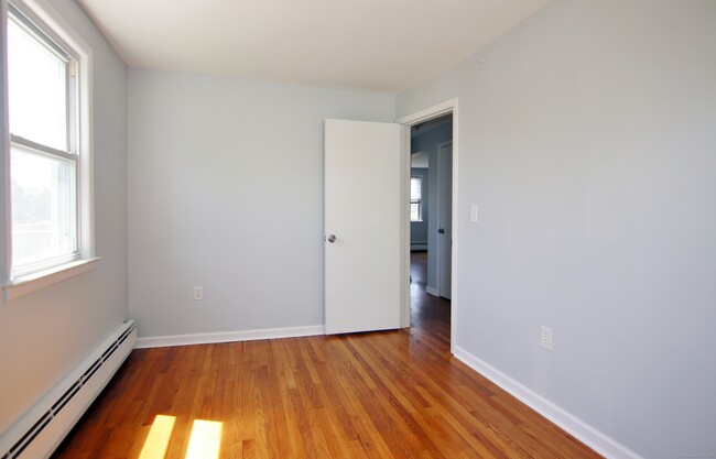 Building Photo - 261 East Ave