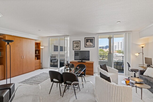 Building Photo - 600 S Dixie Hwy