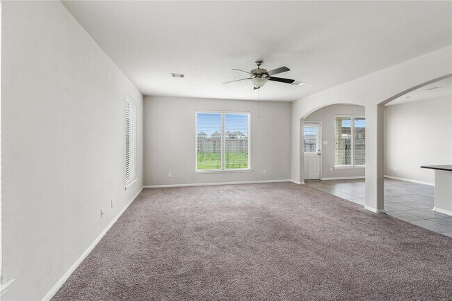 Building Photo - 8014 Oxbow Manor