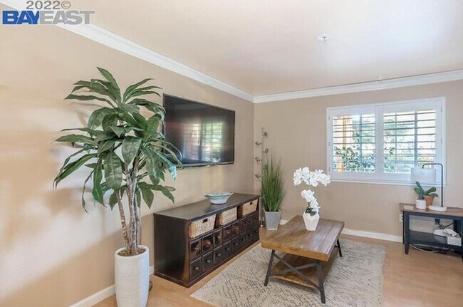 Building Photo - Resort living in Siena Hills-Condo with Pool, Gym and more!