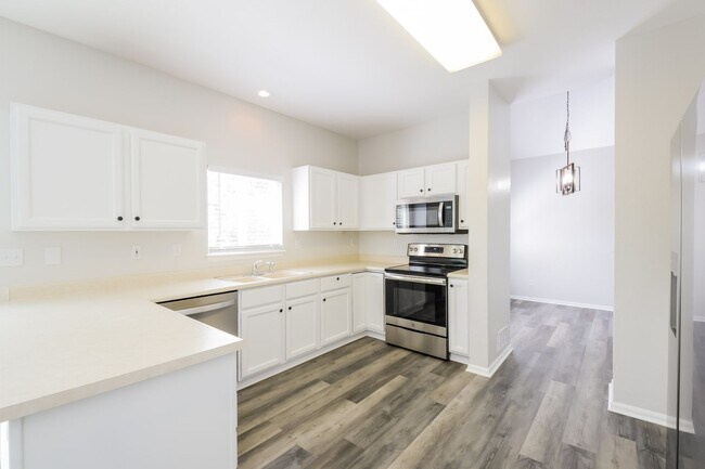 Building Photo - Newly update 4 bed/2.5 Bath in Parker