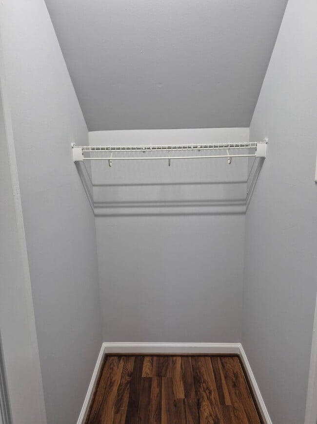 Building Photo - 3 Bedrooms, 2.5 Bathrooms Single Family Home