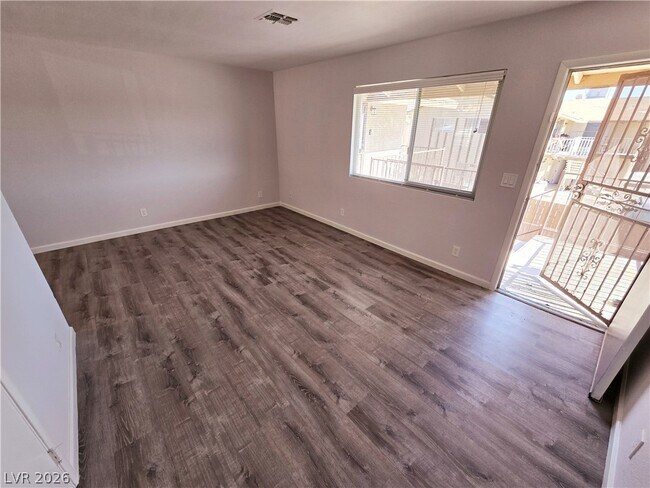 Building Photo - 4360 Twin View Cir