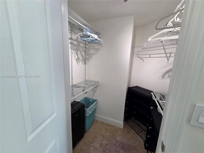 Building Photo - 9172 Collins Ave