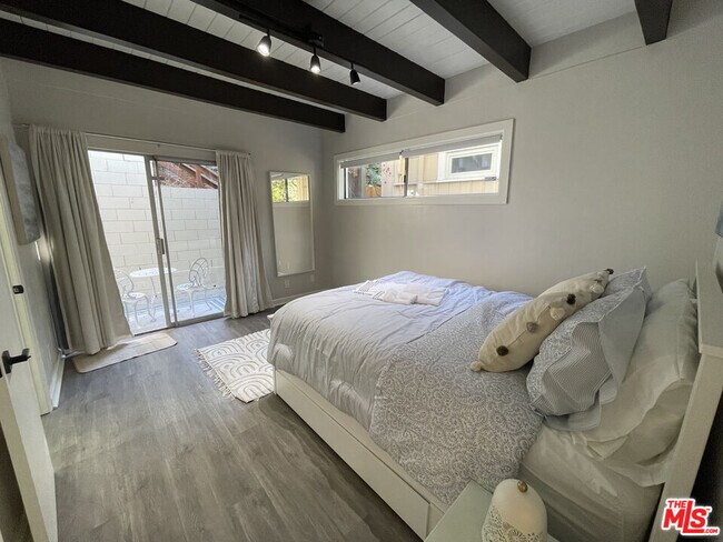 Building Photo - 2128 N Beverly Glen Blvd