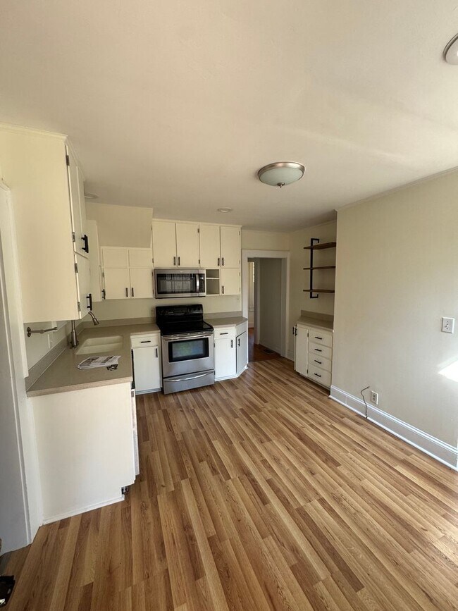 Building Photo - 207 Edgemont Ave