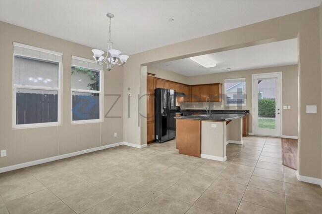 Building Photo - 10586 N Whitney Ave
