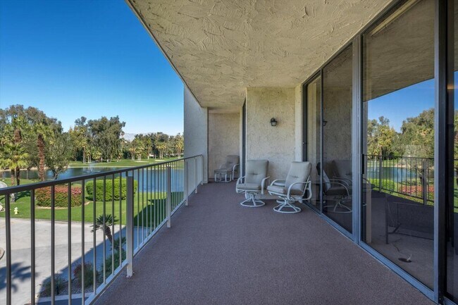 Building Photo - 910 Island Dr