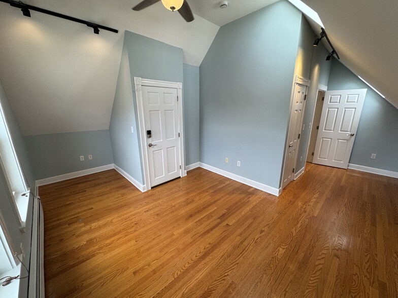 Building Photo - 24 Ellington Rd