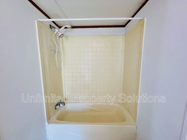 Building Photo - 120 Zack Cir