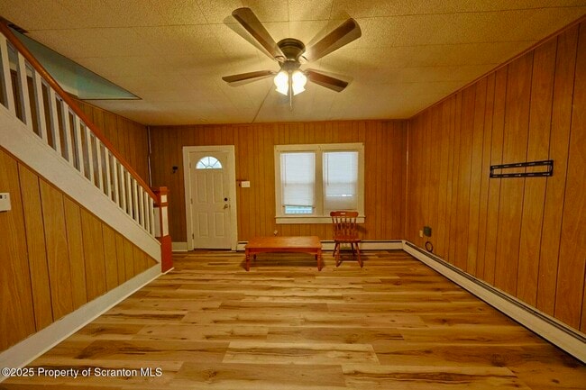 Building Photo - 2140 Pond Ave