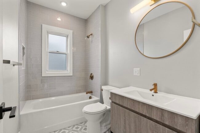 Building Photo - 101 Draper St