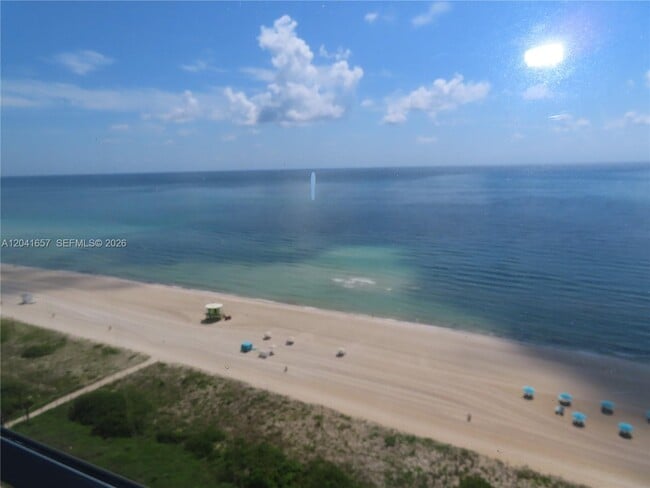 Building Photo - 5701 Collins Ave