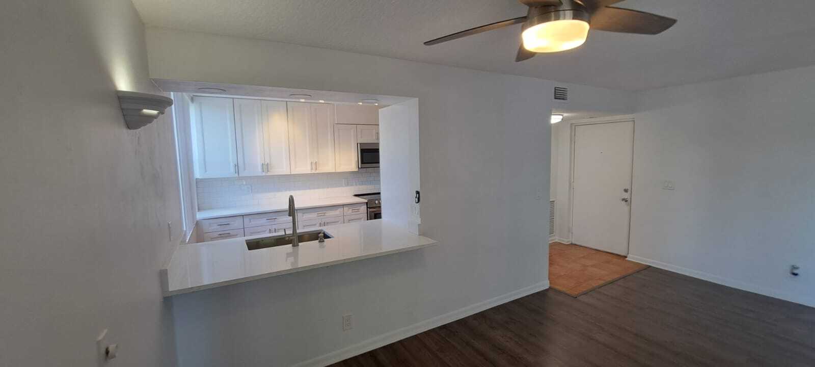 Building Photo - 750 Egret Cir