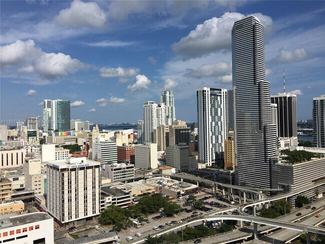 Building Photo - 350 S Miami Ave