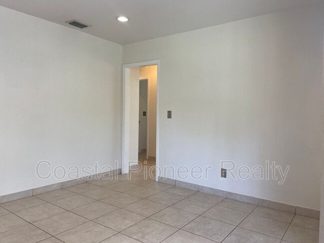 Building Photo - 7306 Kingsbury Cir