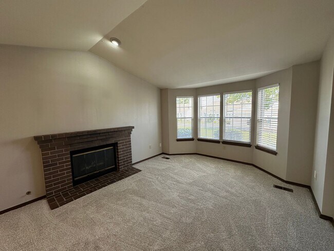Building Photo - 5710 N 21st St