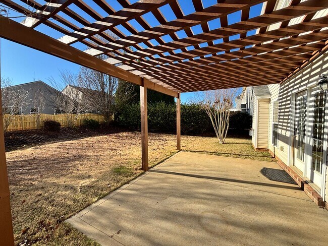 Building Photo - Stunning 5-Bedroom House near Stallings with Fenced in Yard
