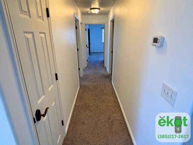 Building Photo - 8176 N Cedar Springs Rd