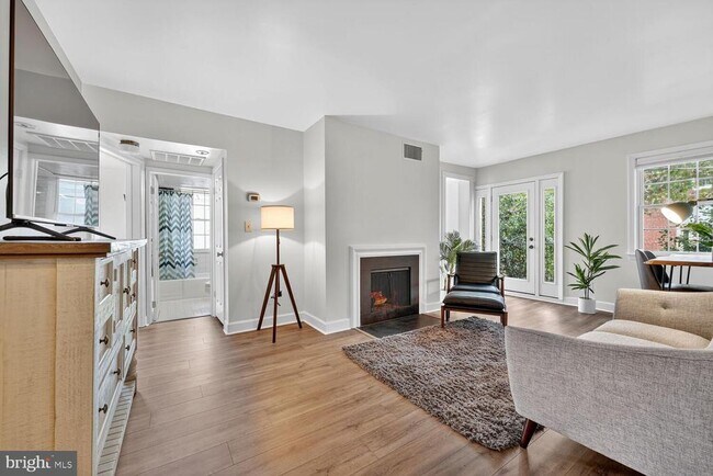 Primary Photo - 1209 N Pitt St