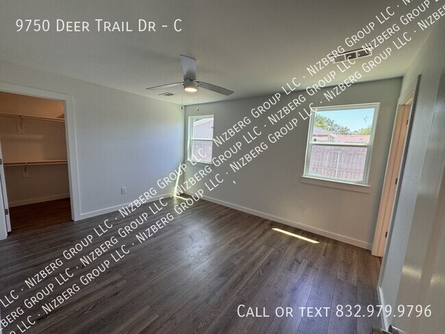 Building Photo - 9750 Deer Trail Dr