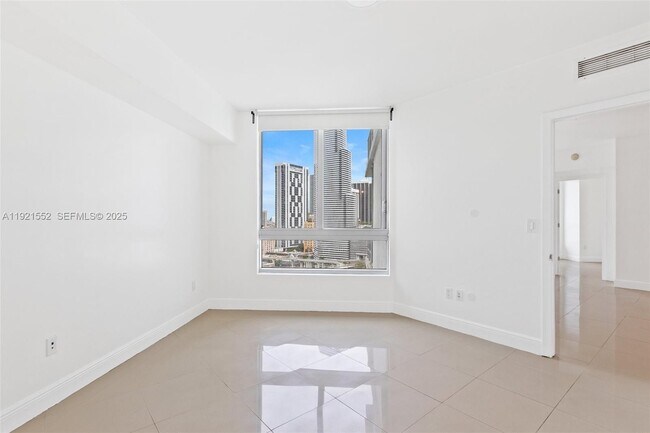 Building Photo - 350 S Miami Ave