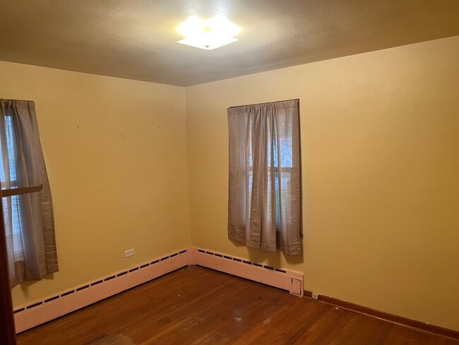 Building Photo - 1600 Lincoln St