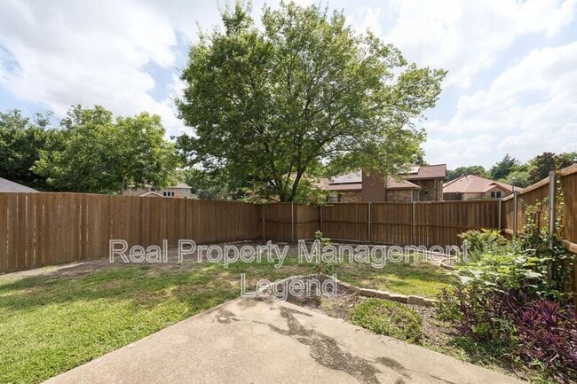 Building Photo - 817 Sewell Dr
