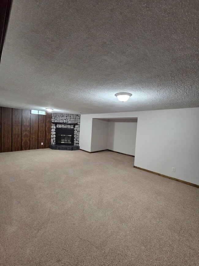 Building Photo - 3009 S Gordon Ave