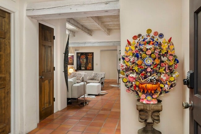 Building Photo - 303 Calle Loma Norte