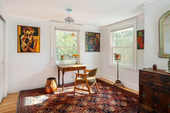 Building Photo - 10 High Rock Way