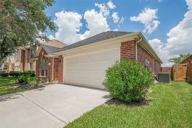 Building Photo - 5502 Baldwin Elm St