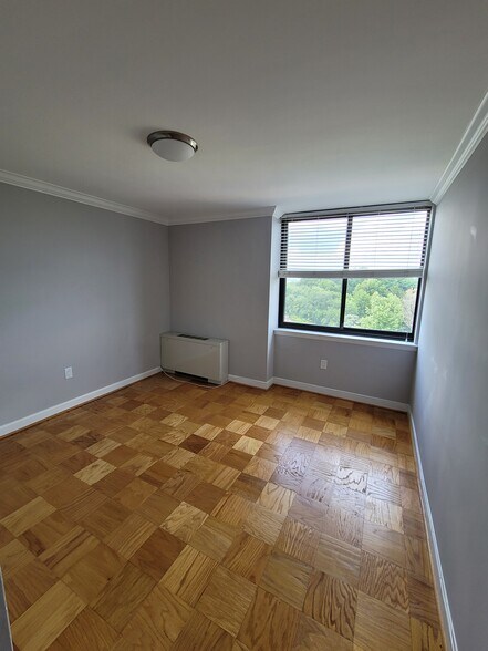 Building Photo - 4390 LORCOM Ln