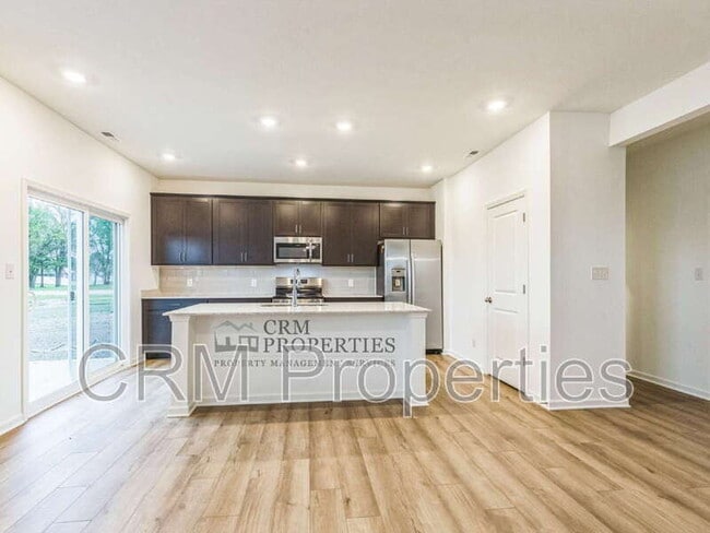 Building Photo - 3449 Briarwick Dr