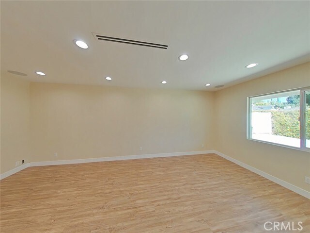 Building Photo - 17633 Nordhoff St