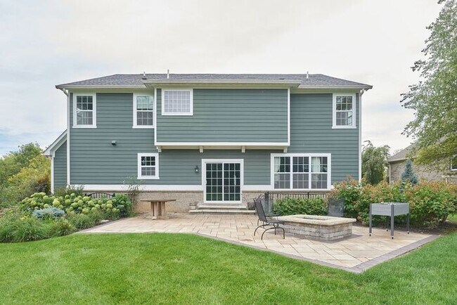 Building Photo - Beautiful 5 Bedroom With Finished Basement in Fishers