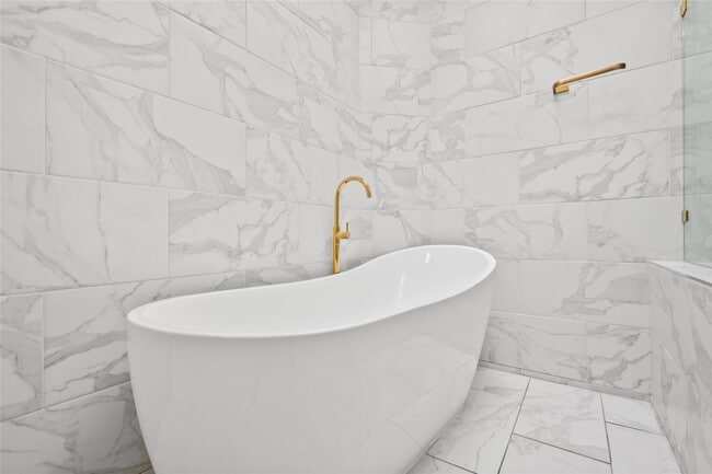 Building Photo - 1026 Oyster Bay Dr