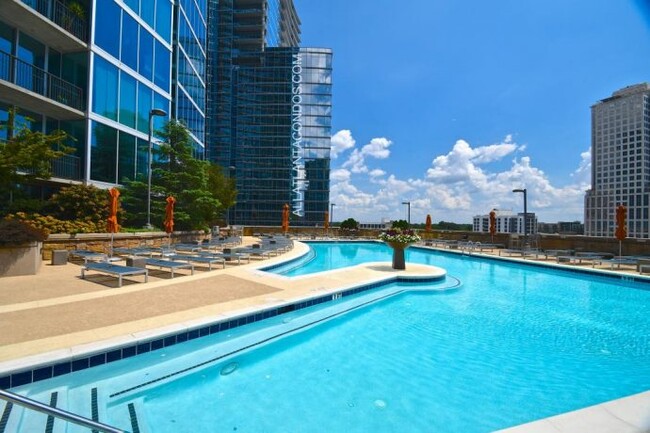 Swimming Pool - 1080 Peachtree St NE