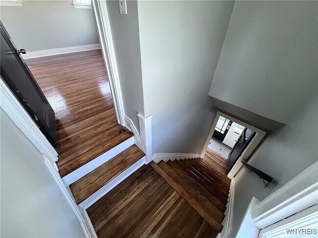 Building Photo - 146 Ramsdell Ave