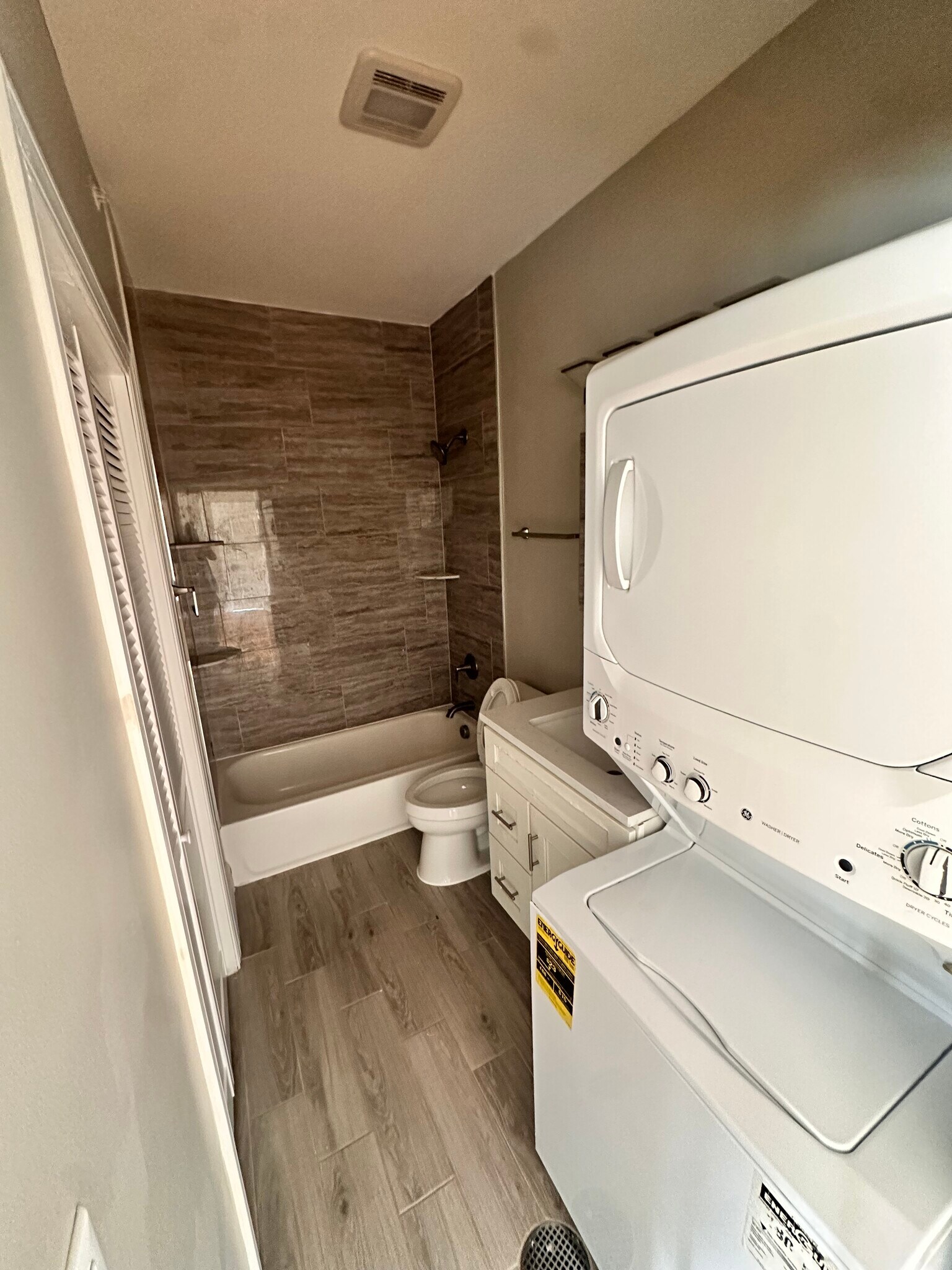 Bathroom - 384 Fairview Ave