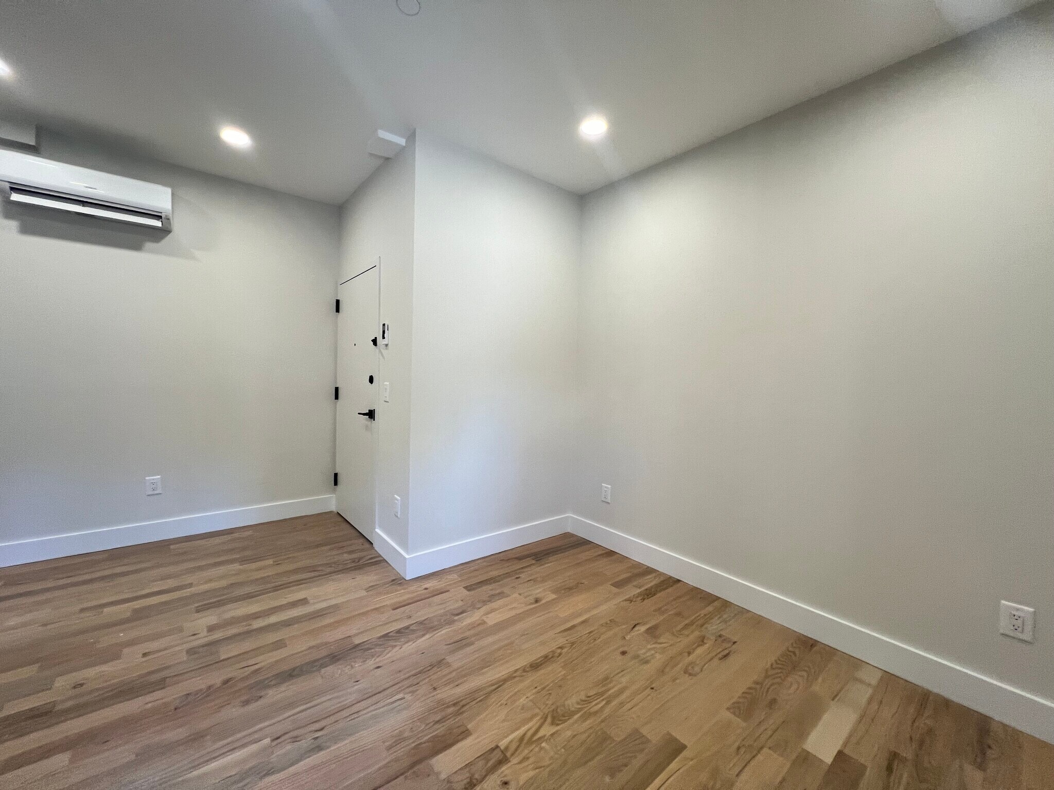 Unit 1B - 46 Van Reipen Ave