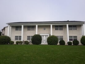 Building Photo - 488 Cedarcrest Dr