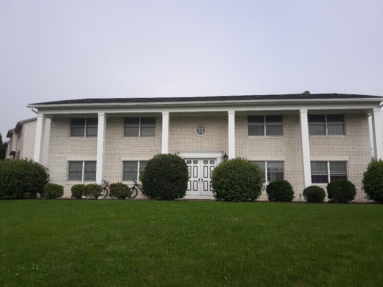 Primary Photo - 488 Cedarcrest Dr