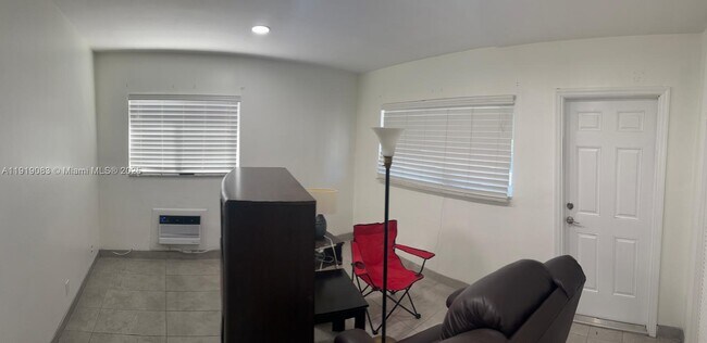 Building Photo - 2838 Madison St